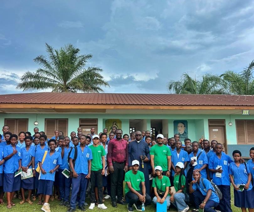 BANGE Business School inicia sus sesiones de orientación laboral en centros educativos la ciudad de Bata.